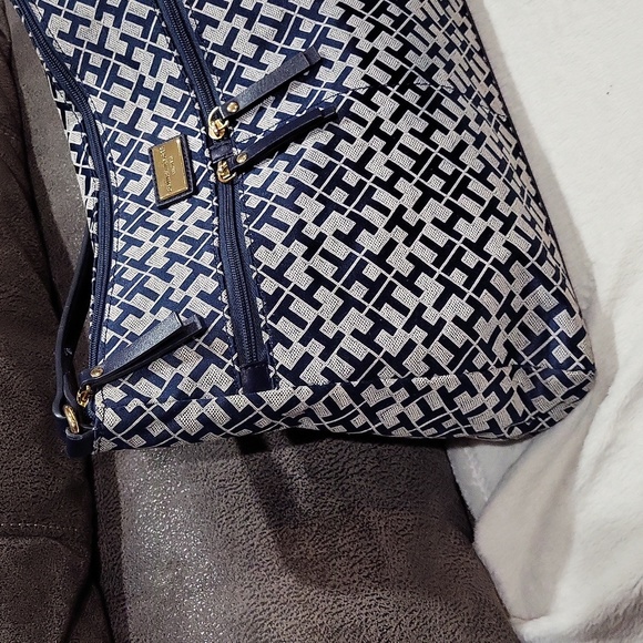 Tommy Hilfiger Purse - Picture 3 of 14